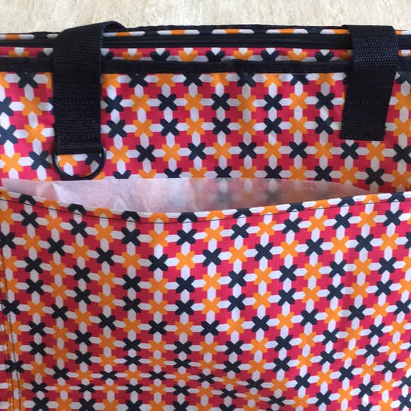 NIB Thermal Tote by Thirty-One - Picture 4 of 7